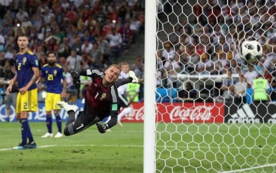 Gol Emas Toni Kroos Antarkan Jerman Lolos dari Lubang Jarum