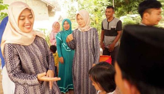 Idul Fitri, Nunik Gelar “Open House” di Wawaykarya