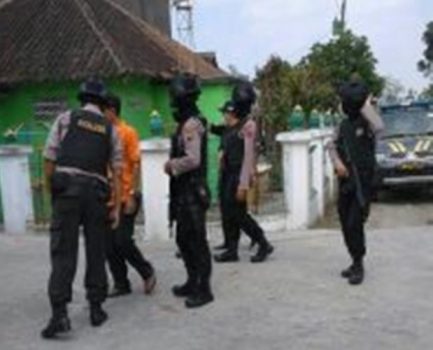 Densus 88 Tangkap Terduga Teroris di Karanganyar