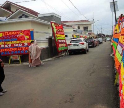 Menang Pilbup Lampura Versi Quick Count, Agung Kebanjiran Karangan Bunga