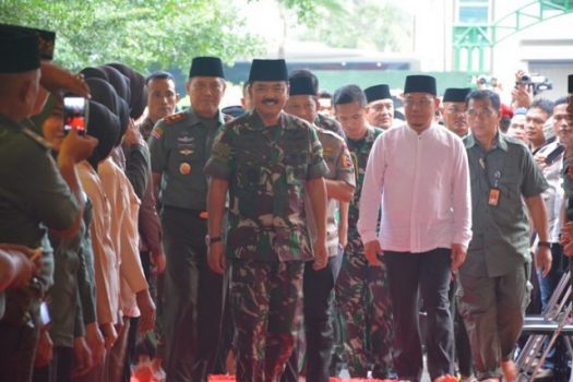 Safari Ramadhan, Panglima TNI dan Kapolri Sambangi Makorem Garuda Hitam