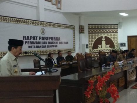 Herman HN Sampaikan Pendapat tentang Raperda Adat Istiadat Lampung