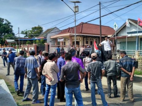 Dugaan Money Politic Pilgub, KRPB Demo di KPU Pesibar