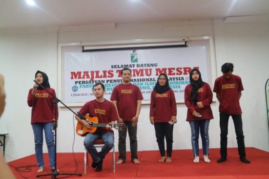 KKL Pascasarjana MPBSI FKIP Unila Disambut Baik di Malaysia