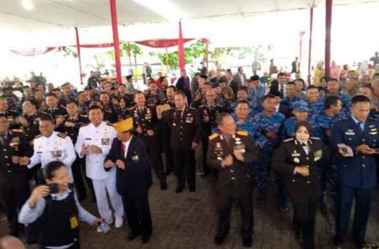 HUT ke-72 Bayangkara, Kapolda Lampung dan Danlanal Joget Bareng