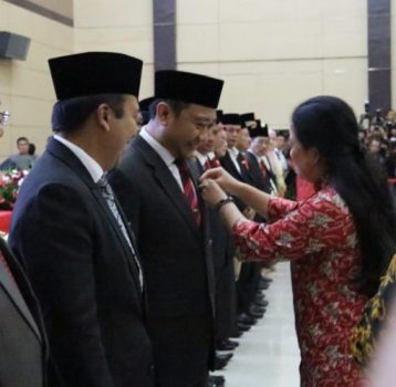 Bupati Agung Ilmu Mangkunegara Raih Penghargaan Satya Lencana Pembangunan