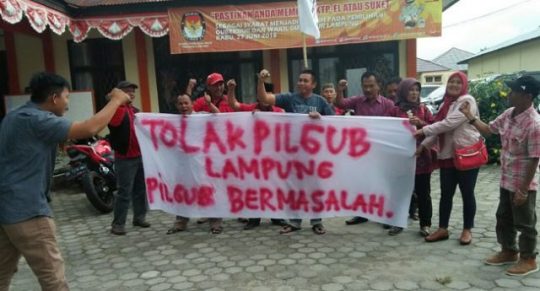 Puluhan Kader PDIP Lambar Tuntut Pembatalan Hasil Pilgub Lampung