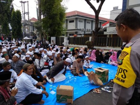 Kasus Money Politics Pilgub Lampung, Ratusan Santri Doakan Hakim Gakumdu