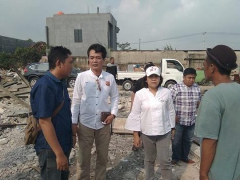 Sambangi Warga Pasar Griya Sukarame, Seknas Jokowi Lampung Serahkan Bantuan