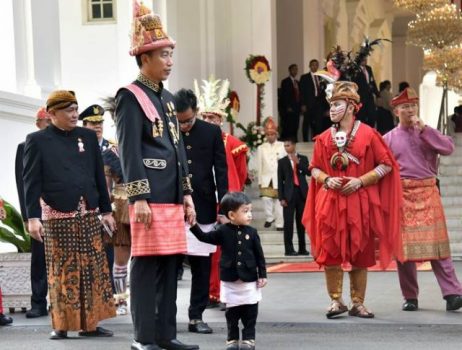 Presiden Jokowi Berbaju Adat Aceh di HUT ke-73 RI