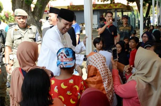 Masyarakat Antusias Sambut Gubernur Ridho di Acara Sajian Kurban