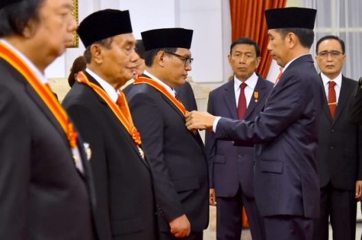HUT ke-73 RI, Presiden Jokowi Anugerahkan Sejumlah Tanda Kehormatan