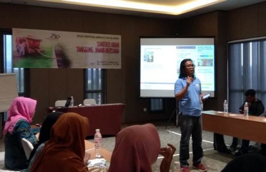 Para Jurnalis dan Blogger Lampung Ikuti Orientasi Sanitasi Aman
