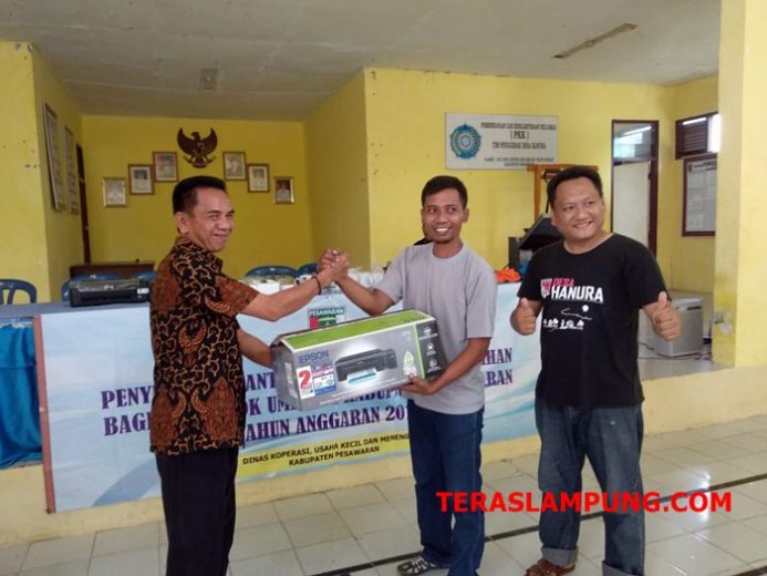 Desa Hanura Kabupaten Dapat Bantuan Alat Cetak Digital