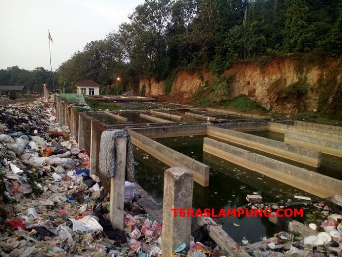 Pencemaran TPA Bakung, Kisah Lama yang (akan) Selalu Terulang