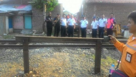 PT KAI Tanjungkarang Tutup 29 Perlintasa Ilegal di Lampung