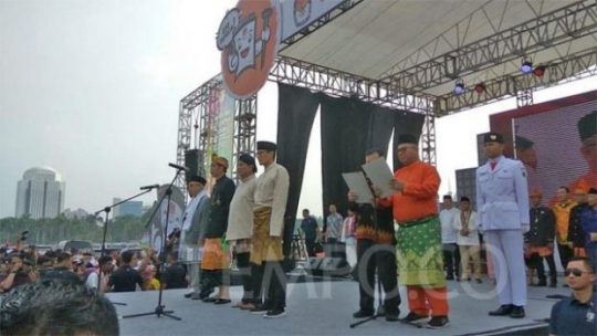 Jokowi dan Prabowo Ikrarkan 3 Janji Kampanye Damai Pilpres 2019