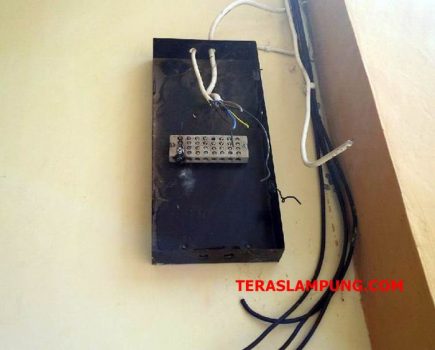 Menunggak Beberapa Bulan, Aliran Listrik Kantor DPRD Lampura Diputus