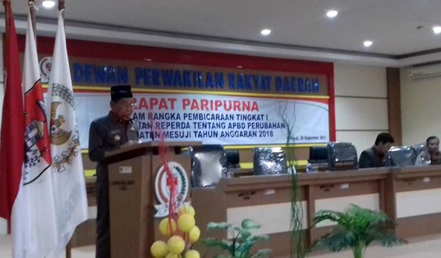Wabup Mesuji Sampaikan Raperda APBD Perubahan TA 2018