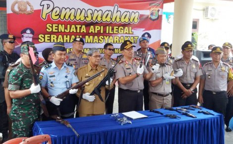 Kapolda Lampung Musnahkan 15 Pucuk Senpi Ilegal