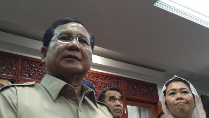 Prabowo Yakinkan Yenny Wahid Bergabung dengan Prabowo-Sandi