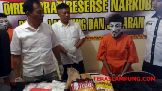 Simpan Sabu senilai Rp 2,4 Miliar, Wanita asal Riau Ditangkap Polda Lampung
