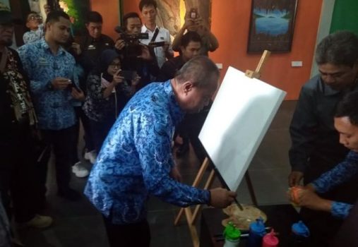 Wagub Bachtiar Basri Buka Pameran “Mencari Celah” di Taman Budaya Lampung