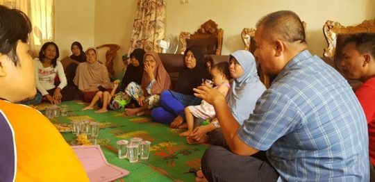 Sambangi Emak-Emak, Abi Hasan Mu’an Siap Jadi Mediator Warga
