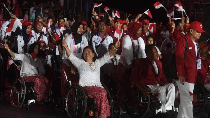 Jokowi Lakukan Aksi Memanah di Pembukaan Asian Para Games 2018