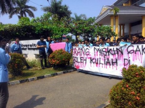 Tolak Komersialisasi Pendidikan, Mahasiswa UBL Gelar Unjuk Rasa