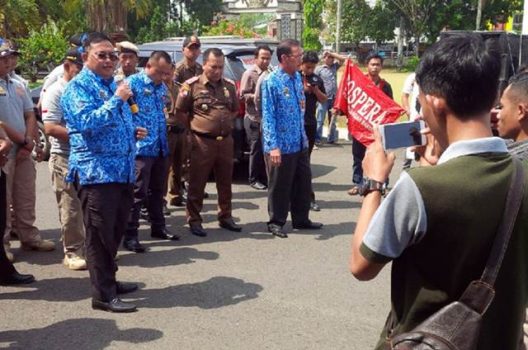 Unjuk Rasa di Kantor Pemkab Lampura, Ini Tuntutan Massa Pospera