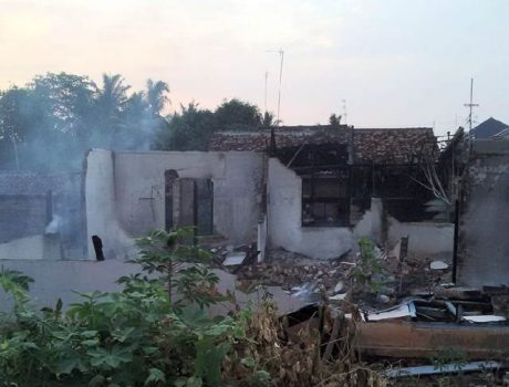 Dua Rumah di Jalan Bukit Pesagi Kotabumi Selatan Hangus Terbakar
