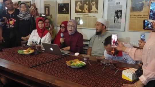 Kasus Ratna Sarumpaet dan Teknik Firehose of Falsehood