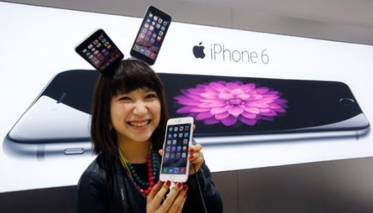 Perlambat Ponsel Tua, Apple dan Samsung Didenda Pengadilan Italia