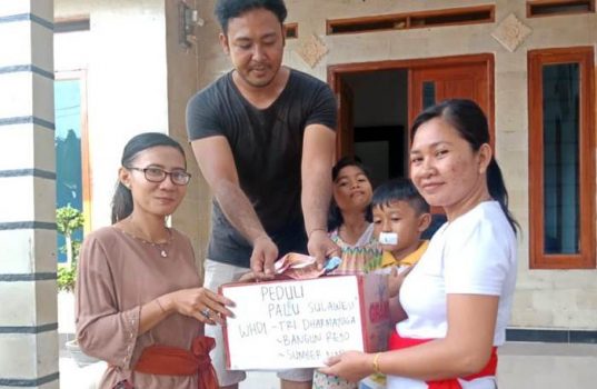 Bantu Korban Gempa Sulteng, Wanita Hindu Tiga Desa di Lamsel Keliling Kampung