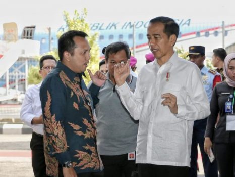 Gubernur Ridho Sambut  Presiden Joko Widodo di Bandara Radin Inten II