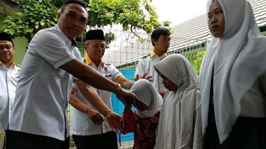 Baznas Bandarlampung Berikan Bantuan Dana Seragam Sekolah