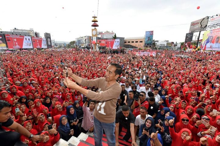 Dukungan Mengalir Untuk Pelapor Dai Penghina Jokowi