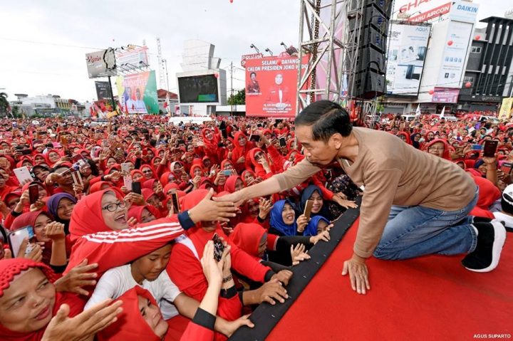 Jokowi Blusukan ke Pasar Smep Bandarlampung, Para Pedagang Curhat