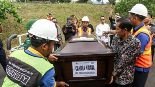 Ahli Waris Tiga Warga Kotabumi Korban Lion Air Terima Santunan