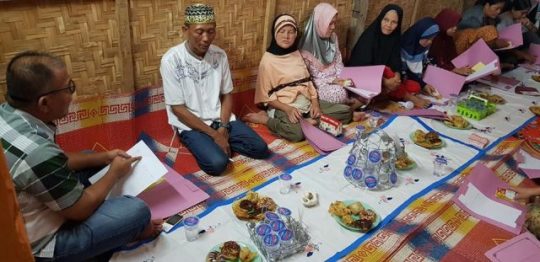 Abi Hasan Mu’an Temui Emak-Emak Pembuat Tas dan Kue Donat