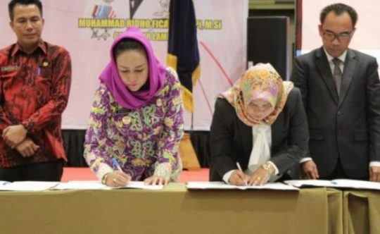 Bupati Winarti Teken MoU Desa Sadar Hukum
