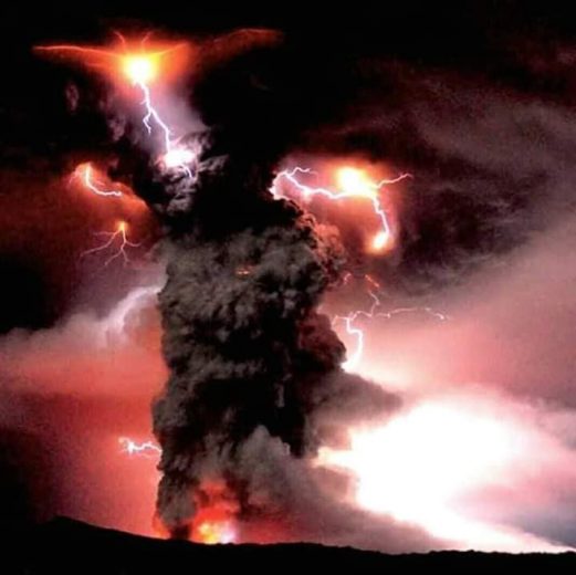 Foto Palsu Letusan Gunung Anak Krakatau Banyak Beredar di Medsos, Ini Contohnya