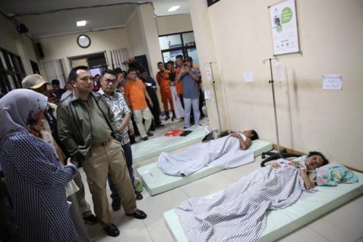 Gubernur Ridho Ficardo Kunjungi Korban Tsunami di Lampung Selatan