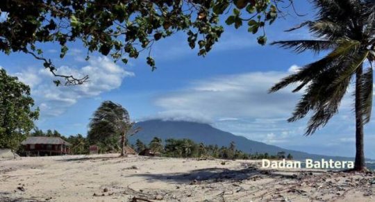 Posisi Kawah Gunung Anak Krakatau di Permukaan Laut Selat Sunda