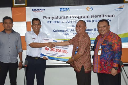 PT KAI Divre IV Bantu Kelompok Tani Udang Rp550 Juta