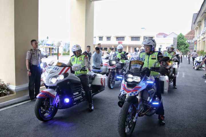 Gubernur Ridho, Wagub dan Kapolda Konvoi Pastikan Ruas Tol Bakauheni Sebelum Diresmikan Presiden