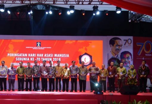 Gubernur Ridho Raih Penghargaan Peduli HAM