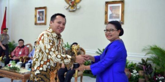 Gubernur Ridho Raih Penghargaan Parahita Ekapraya untuk Ketiga Kali