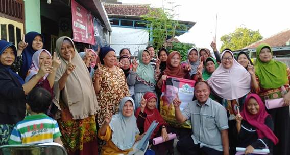 Di Jaya Baya Dua, Abi Hasan Mu’an Dengarkan Keluhan Ibu-Ibu Soal PKH Rastra